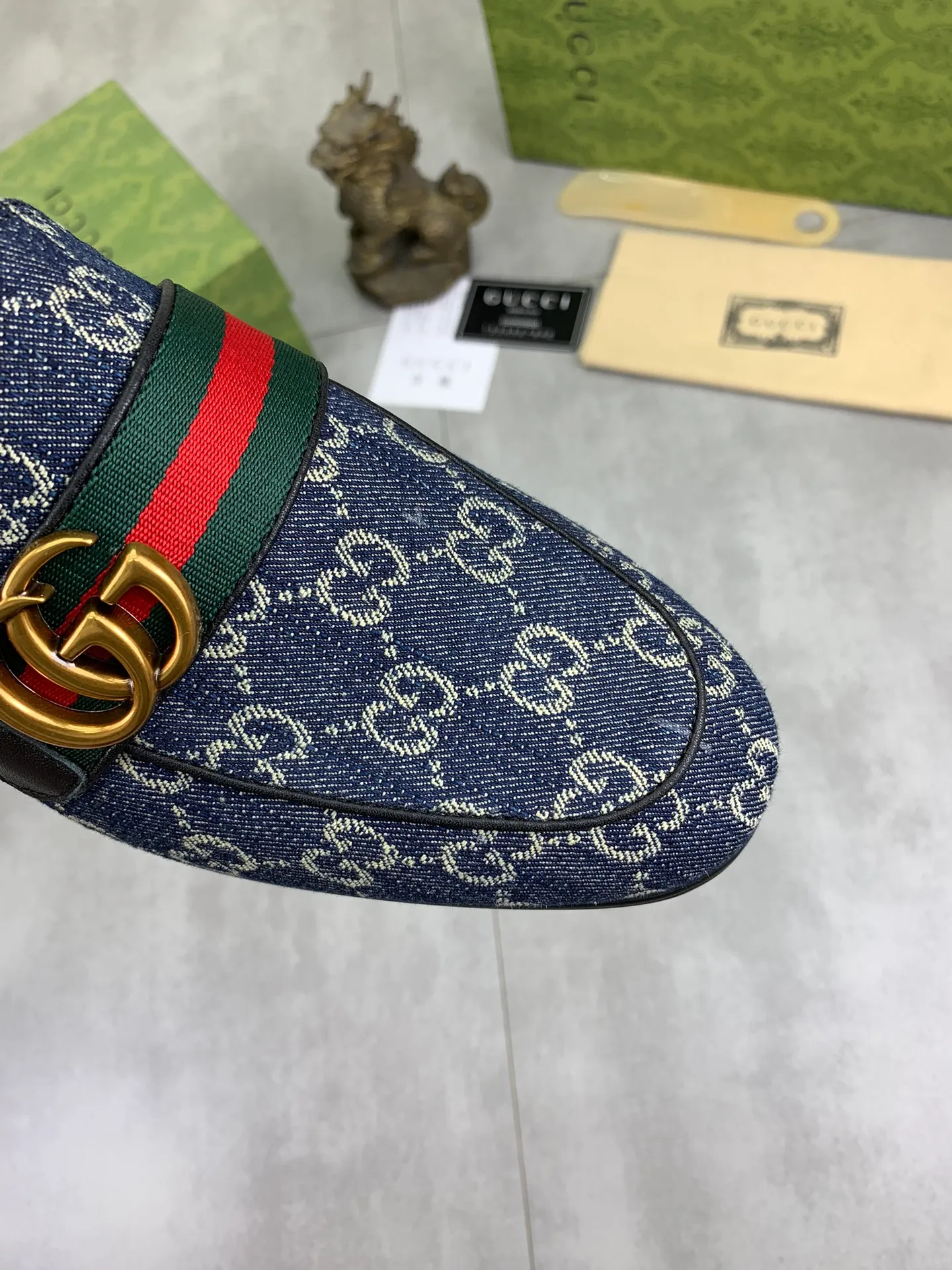 Men's Men's Shoes💰P480💰【New Style】Water-dyed Niuli High Quality Gucci half-drag business leather shoes hot selection (Gucci) official website latest Gucci half-drag 🎁 business leather shoes, hot style 💥 simple and elegant style, exclusive for trendy men. Unique official website latest brand original double G embossing Elements 👑 Original Gucci decoration, fashionable and elegant, fabric original calfskin ✅ Fully imported first-layer cowhide lining, official website designated wear-resistant, rubber business outsole, classic model taken at the counter in real life 🎬Number: 38-44 (45 46 customized) 2⃣️colors available